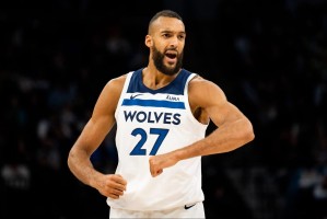 电竞比分-官方：戈贝尔垫脚文班后本赛季恶犯积分累计达6分，被停赛1场